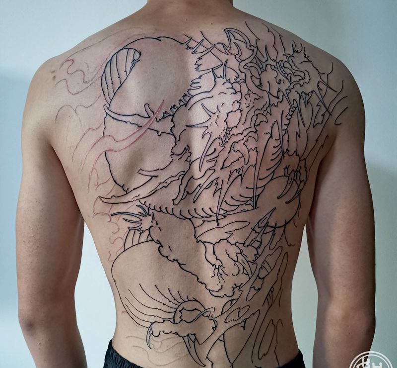 龙纹身图片_背部新传统纹身图案