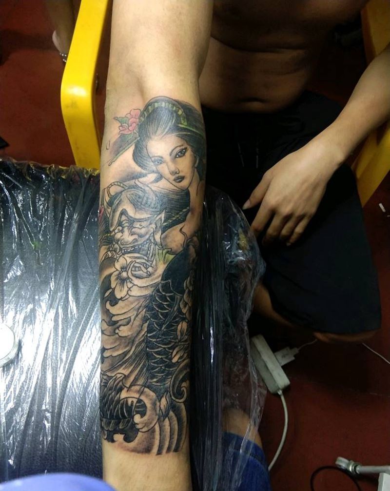 美女纹身图片_手臂纹身图案