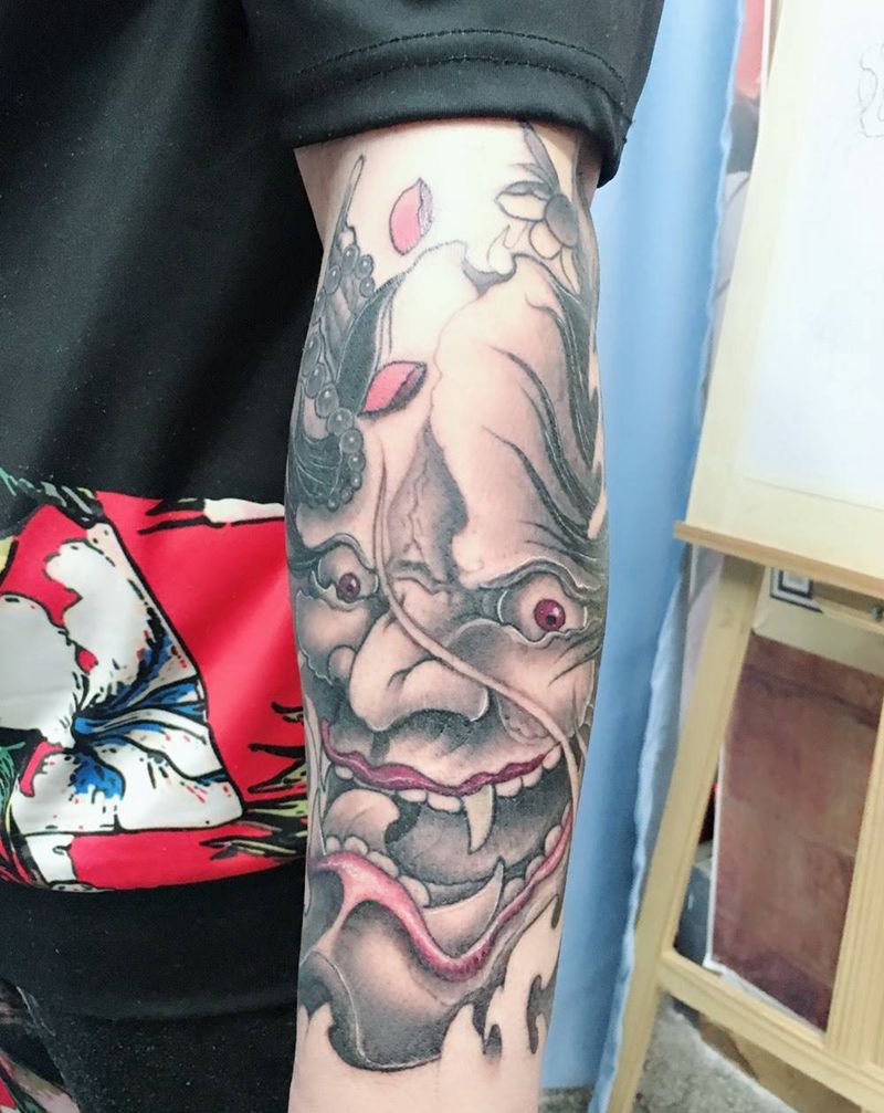 般若纹身图片_手部新传统纹身图案