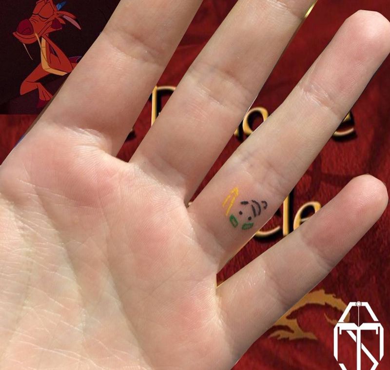 花木兰纹身图片_手部图腾几何花木兰可爱小清新纹身图案