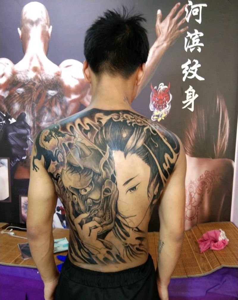 满背纹身图片