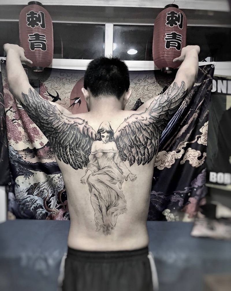 天使 翅膀纹身图片_背部欧美写实点刺翅膀纹身图案