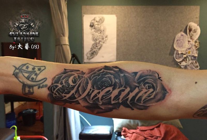 花体字玫瑰纹身图片