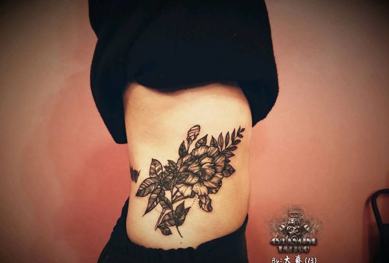 侧腰修改纹身图片