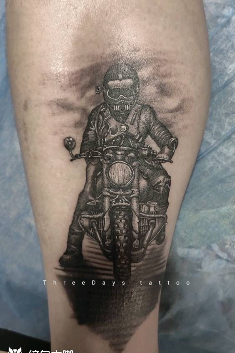 机车纹身图片_腿部欧美写实纹身图案