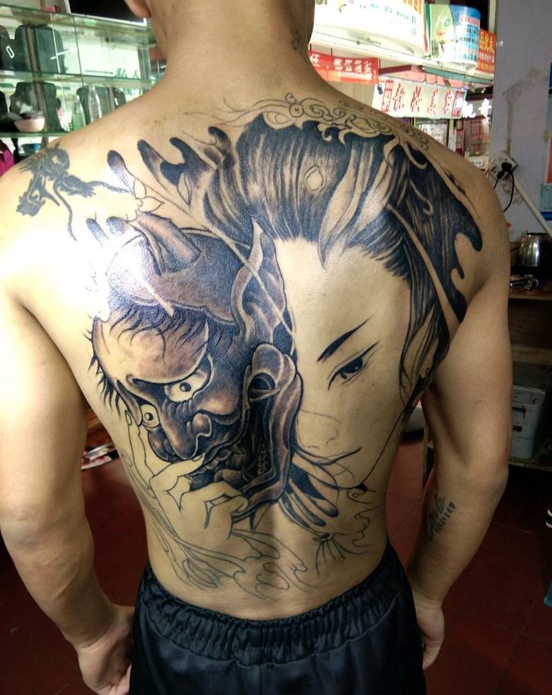 满背未完成纹身图片