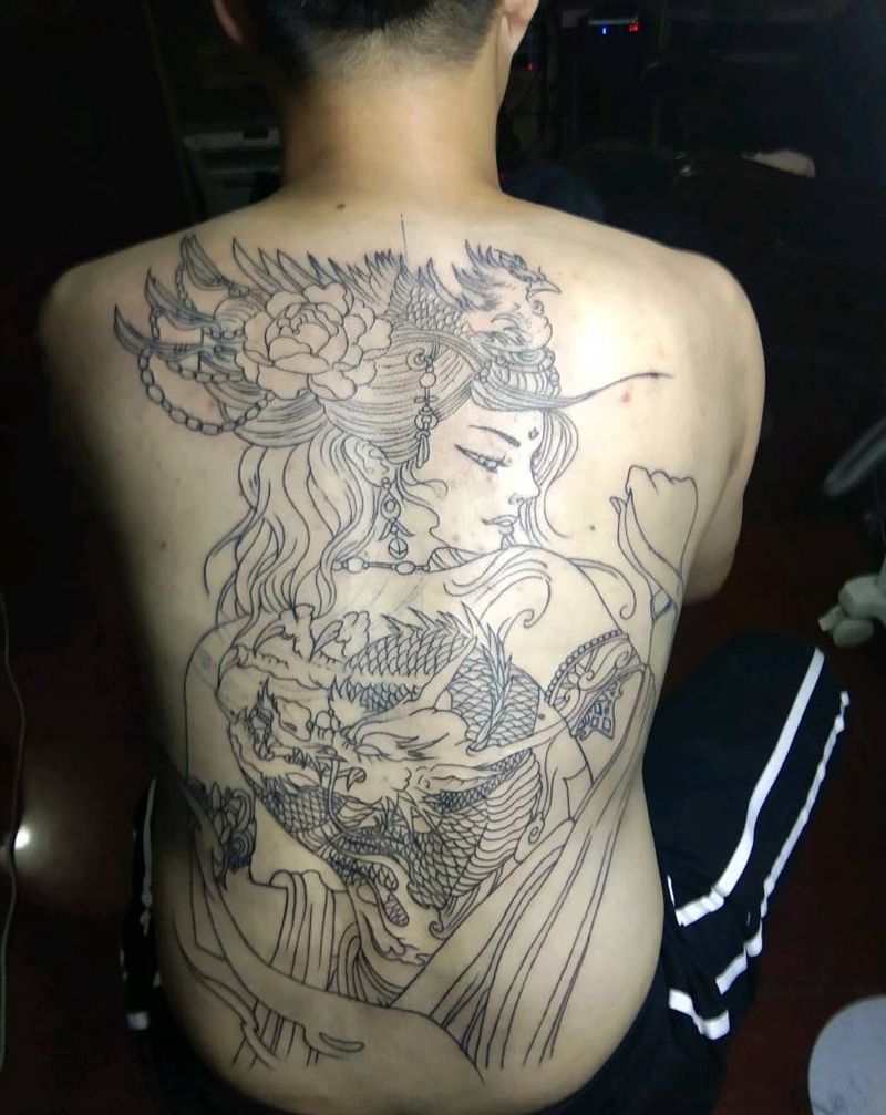 线条纹身图片_背部纹身图案