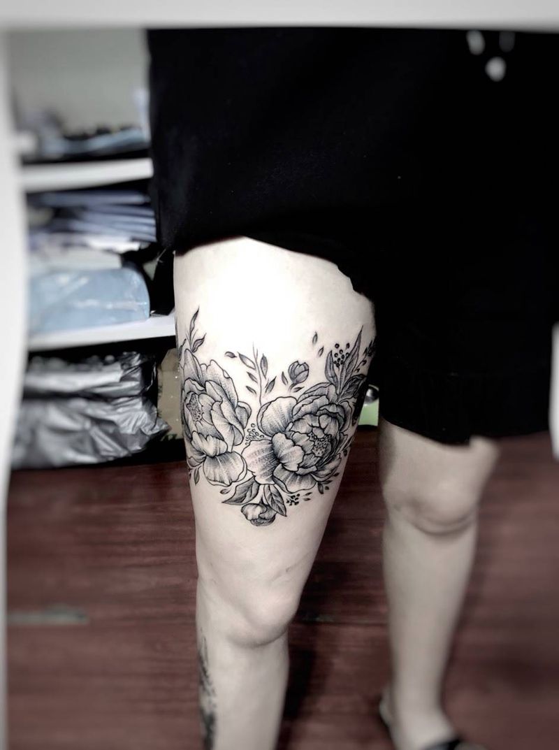 牡丹纹身图片_腿部点刺欧美写实花纹身图案