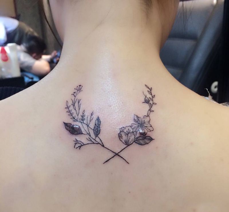 疤痕遮盖纹身图片_背部成品清新静物原创植物纹身图案