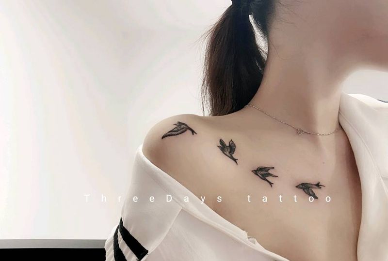 飞鸟纹身图片_肩部点刺纹身图案