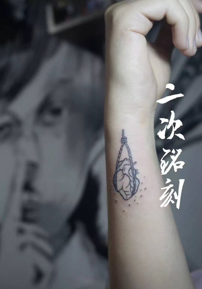 心脏纹身图片