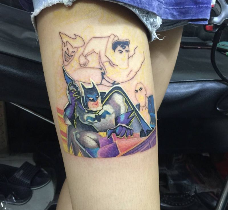 蝙蝠侠和超人纹身图片_欧美腿部人物纹身图案