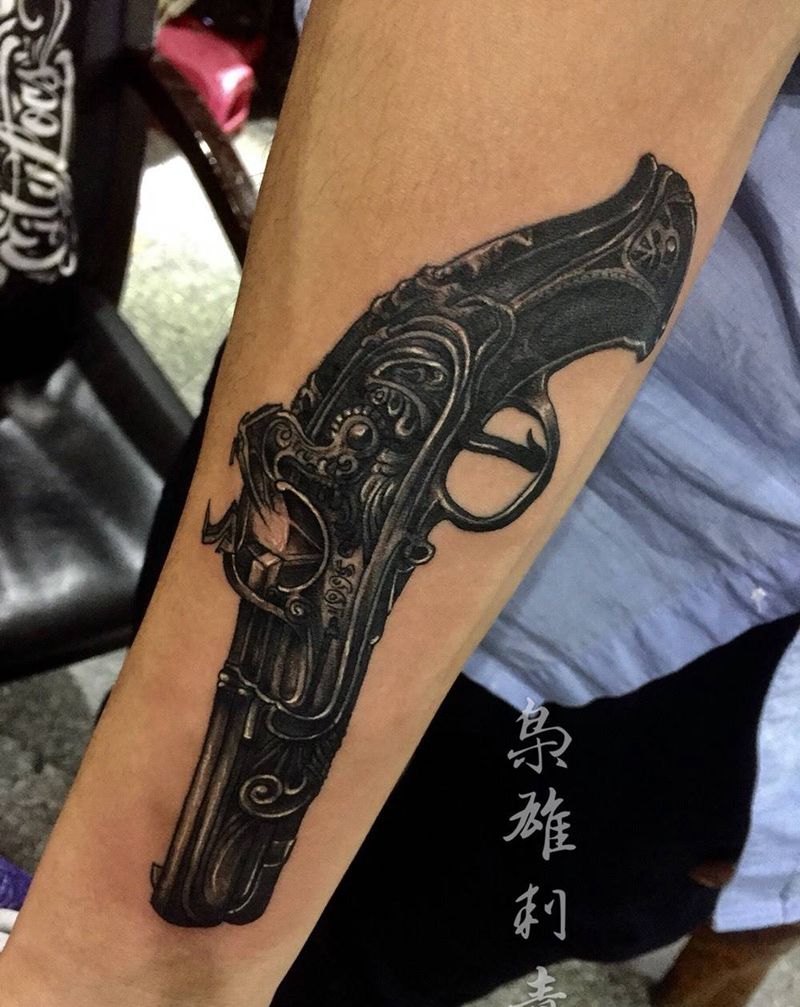 枪纹身图片_成品手臂传统欧美静物纹身图案
