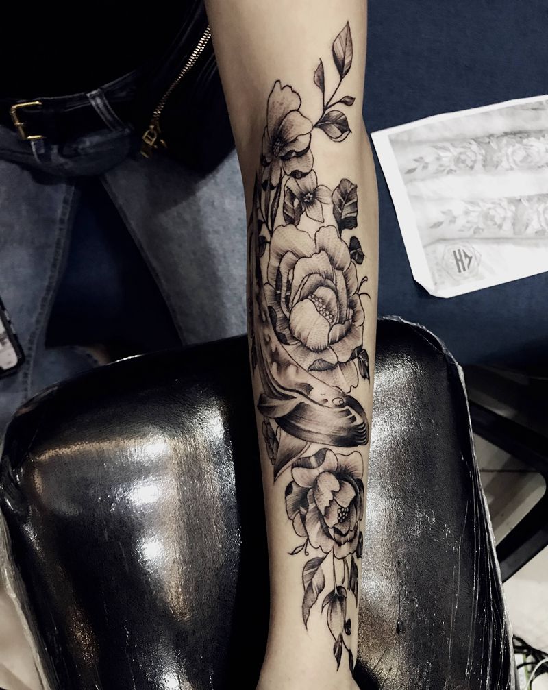 花鲸纹身图片_手部点刺纹身图案