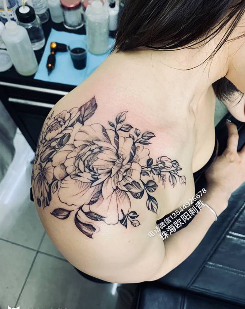 素花纹身图片_肩部纹身图案