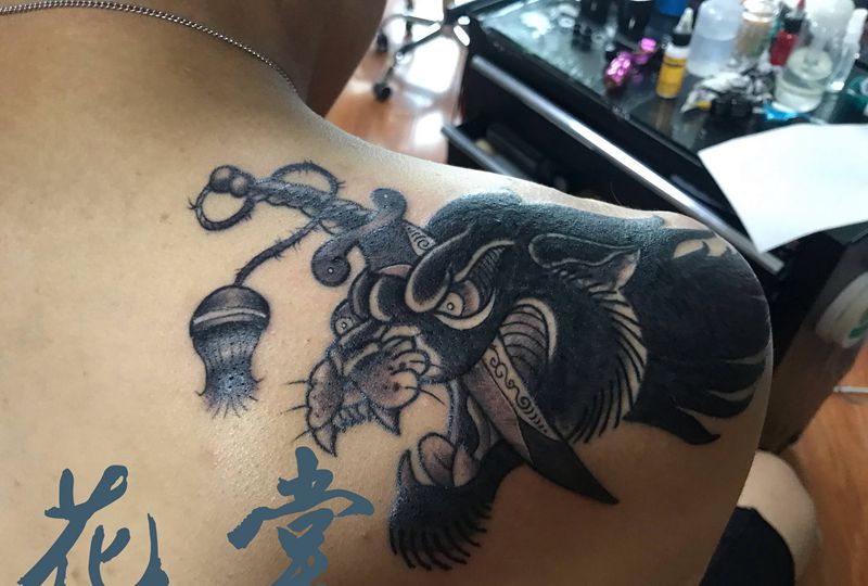 暴力遮盖前女友纹身图片_Old School遮盖纹身图案