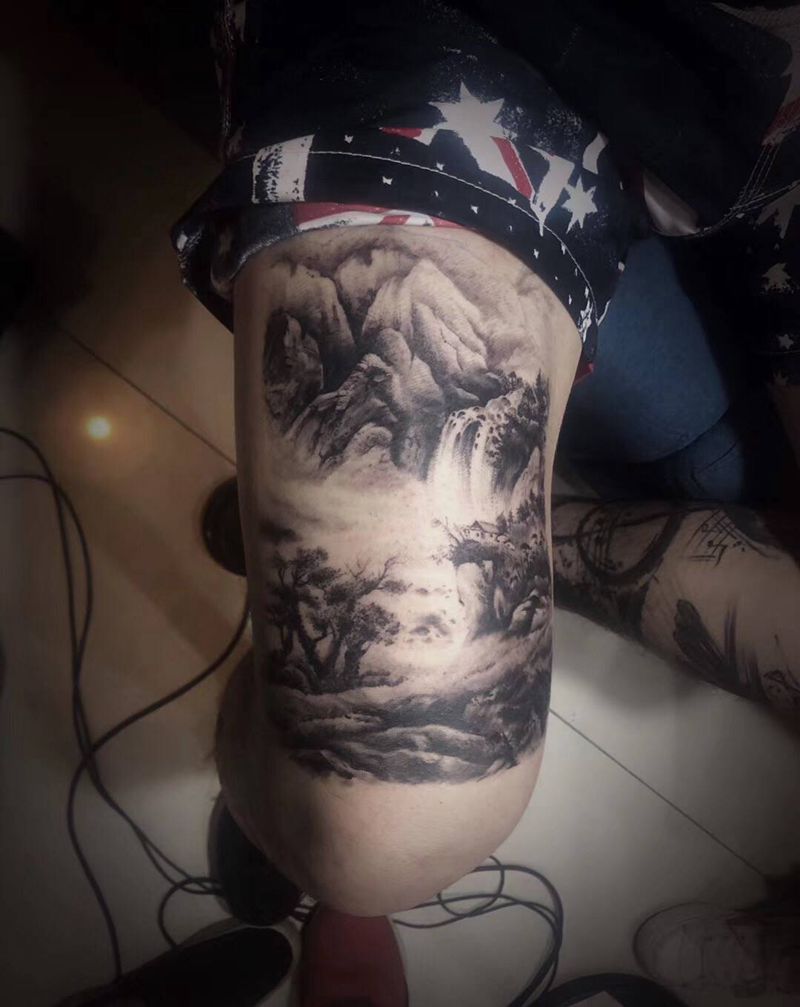 山水纹身图片_腿部新传统水墨纹身图案