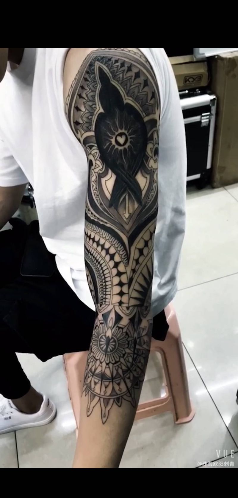 七分臂梵花纹身图片_手臂图腾纹身图案