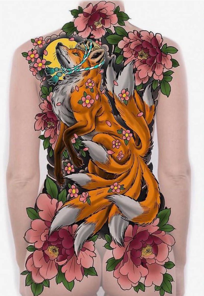 九尾狐 招模特纹身图片_背部纹身图案