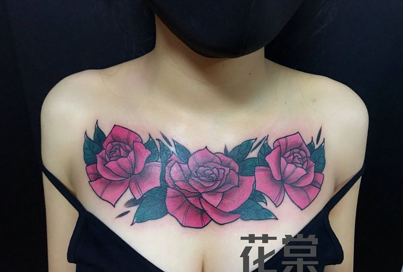 花胸纹身图片_胸部New School纹身图案