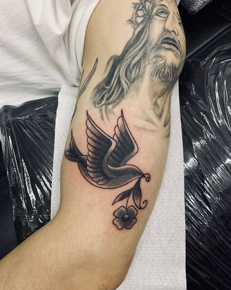 燕子纹身图片_手臂纹身图案