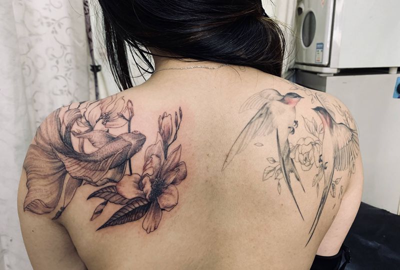 素图纹身图片_肩部纹身图案