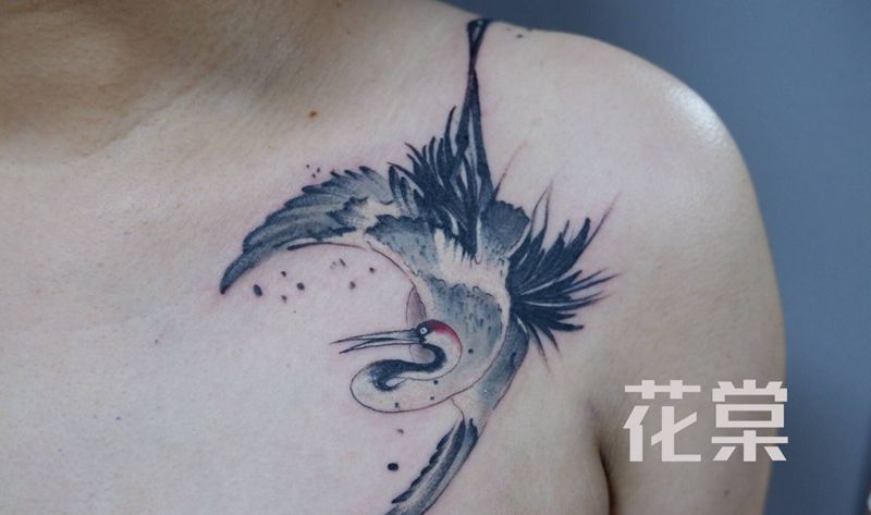 水墨仙鹤纹身图片_肩部水墨水彩纹身图案