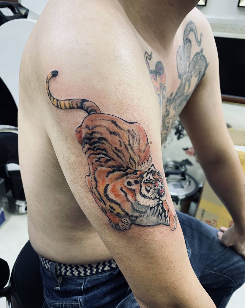 虎纹身图片_手臂纹身图案