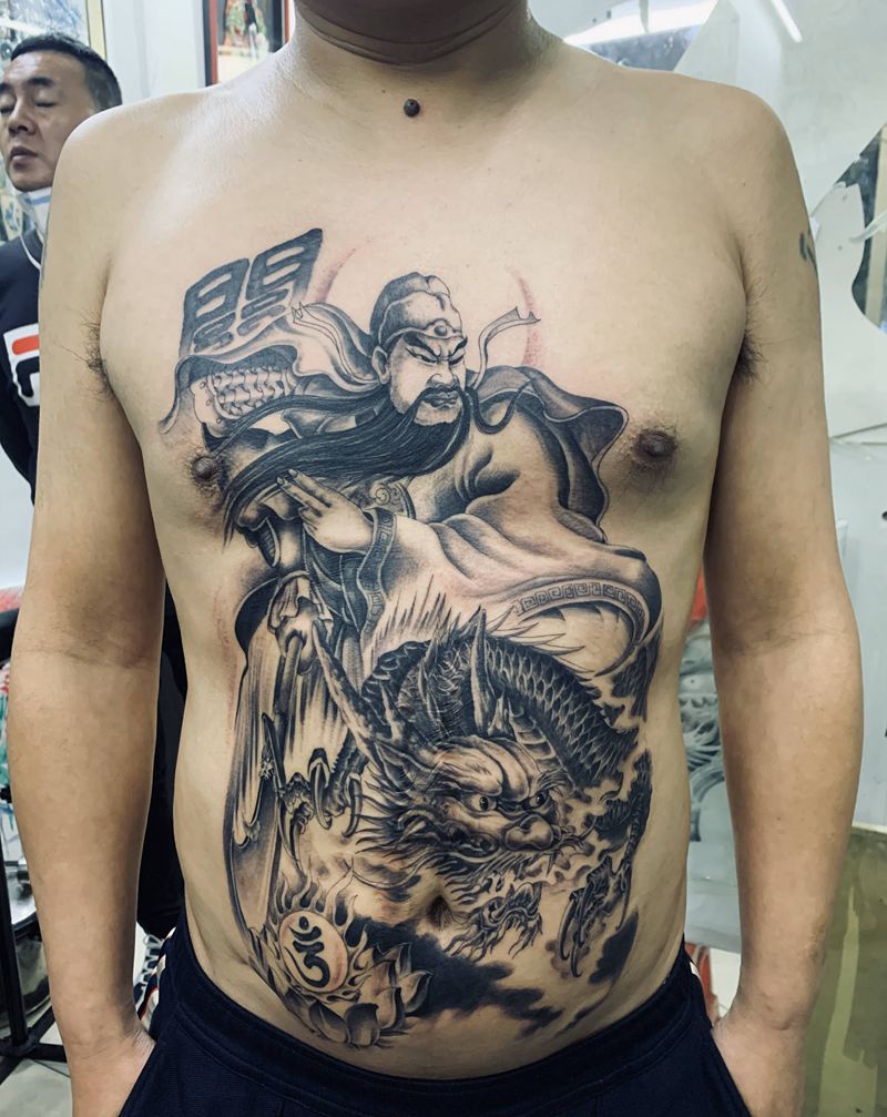 关公纹身图片_胸部纹身图案