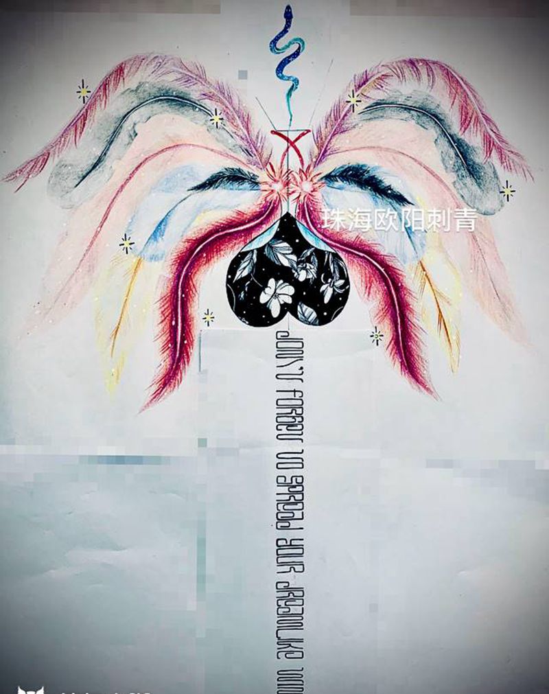 梦幻的翅膀纹身图片_背部纹身图案