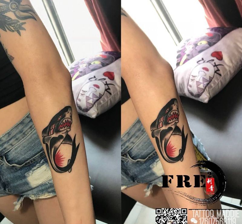Old  school 鲨鱼纹身图片