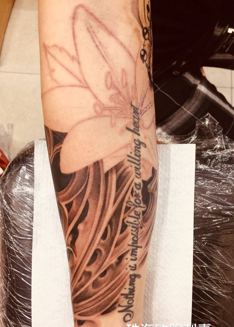 花臂 教堂窗花纹身图片