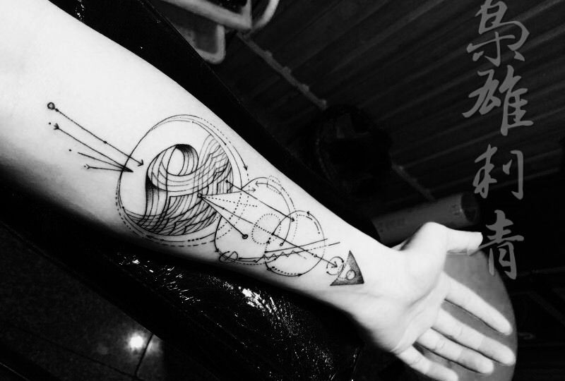 几何图形纹身图片_成品手臂写实几何纹身图案