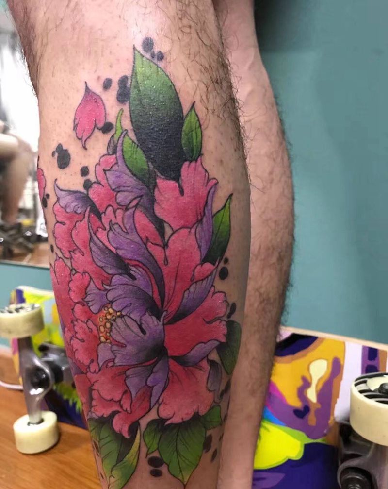 牡丹花纹身图片_腿部新传统牡丹花纹身图案