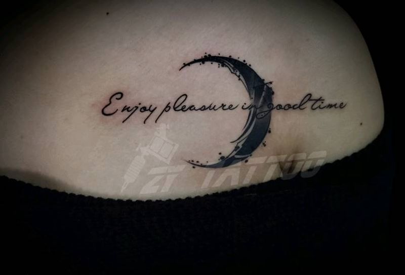 小清新组合纹身图片_胸部小清新纹身图案