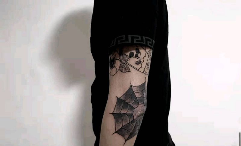 蜘蛛网纹身图片_Old School纹身图案