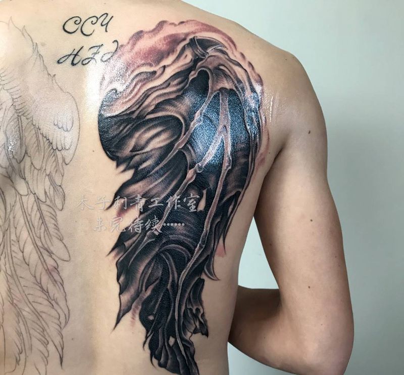 天使与恶魔翅膀纹身图片