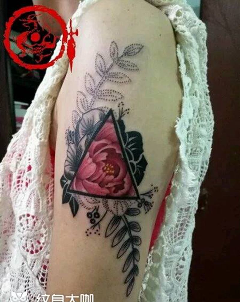 花纹身图片_手臂传统植物成品纹身图案