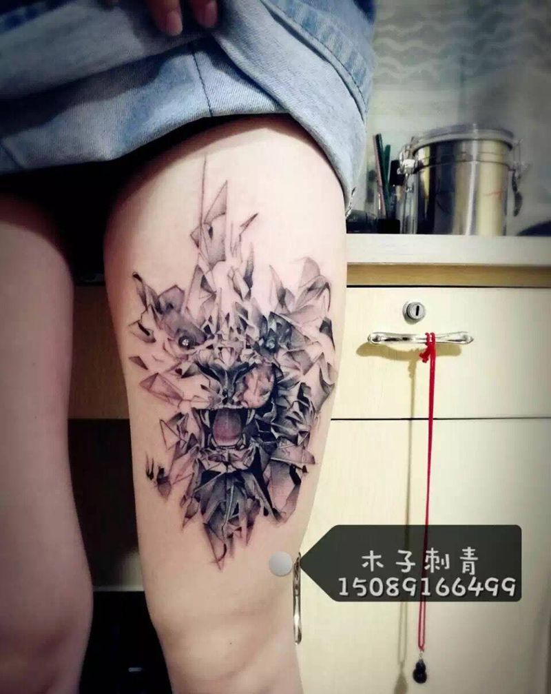 魔幻爆裂狮子纹身图片