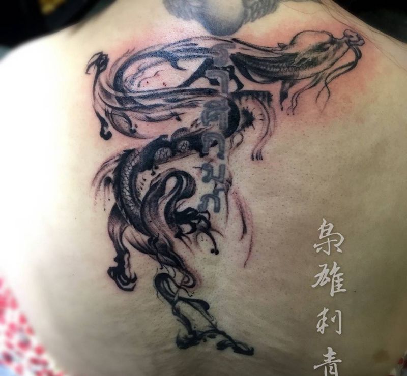 【水墨风】纹身图片_成品背部国画动物纹身图案