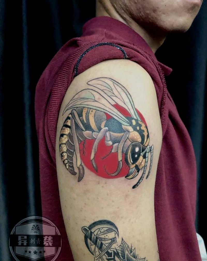 大黄蜂纹身图片_手臂New School纹身图案