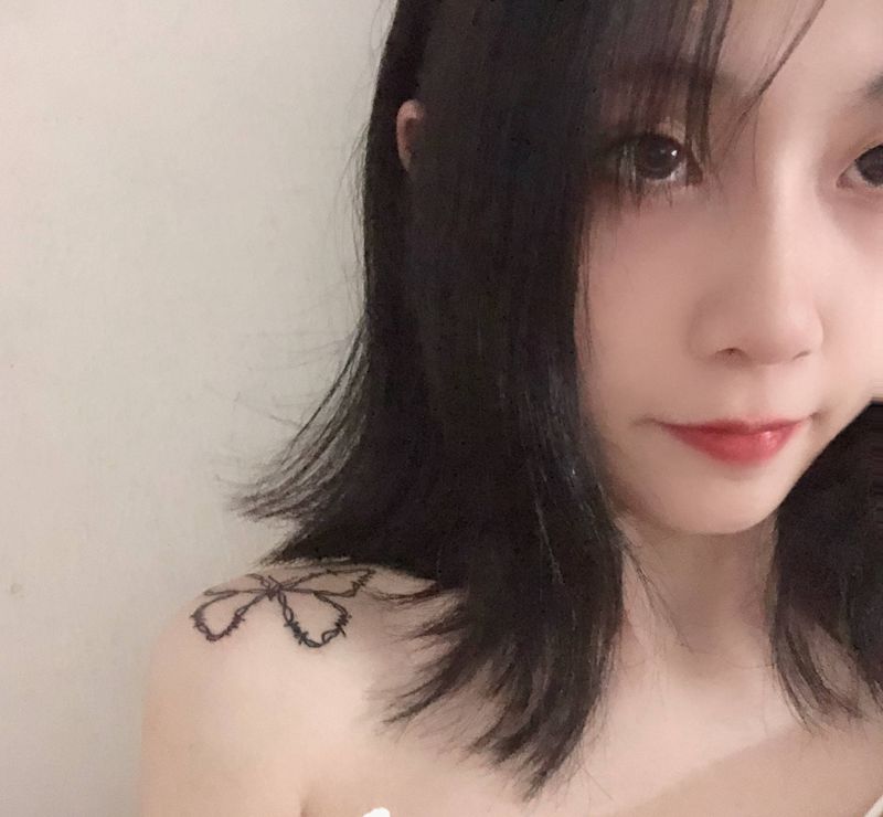 蝴蝶纹身图片_肩部图腾纹身图案