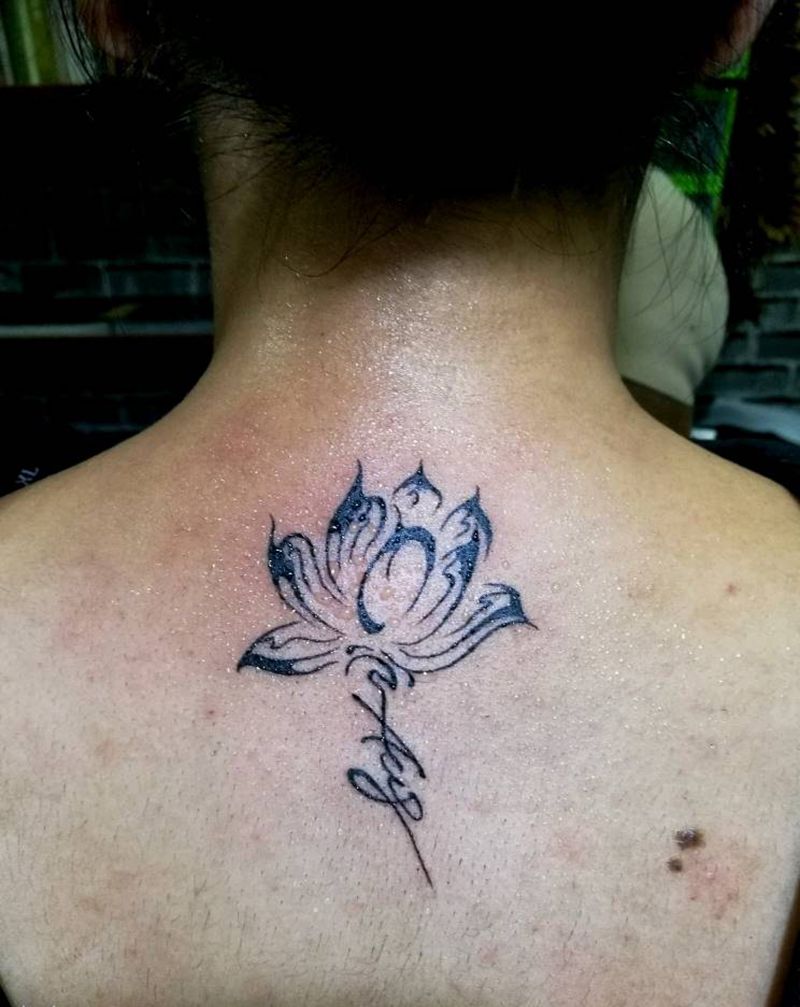 莲花英文纹身图片