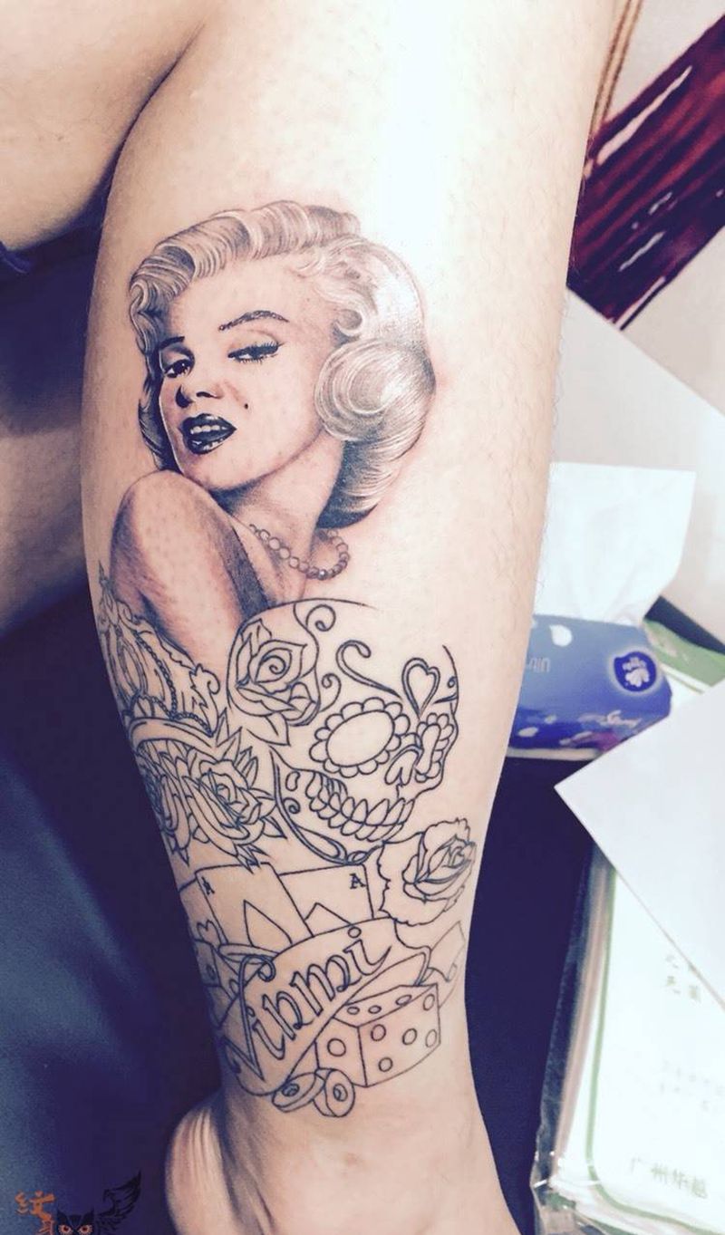 梦露纹身图片_欧美肖像人物腿部纹身图案