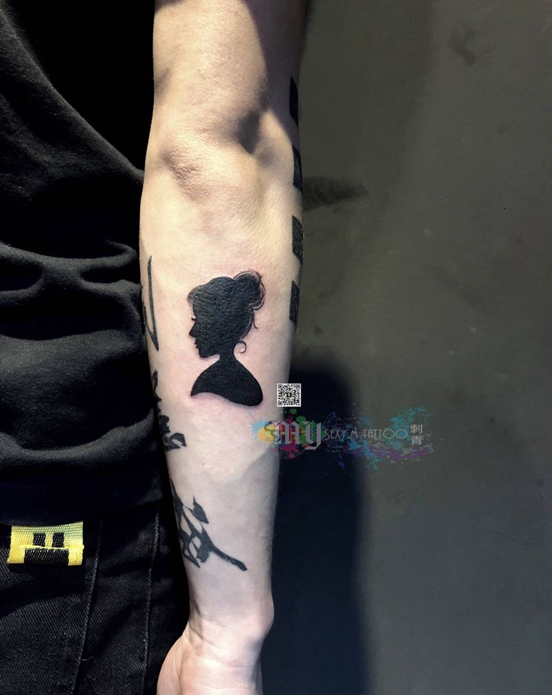 少女图腾纹身图片_手臂纹身图案
