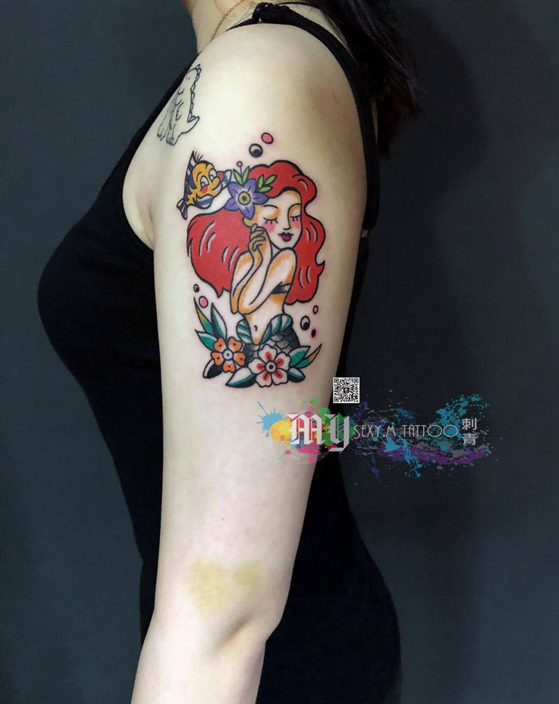 School 美人鱼纹身图片_手部Old School纹身图案