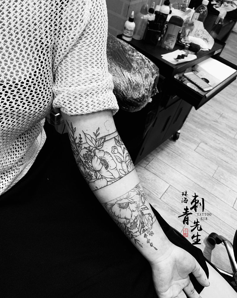 （素花）纹身图片_手臂点刺纹身图案