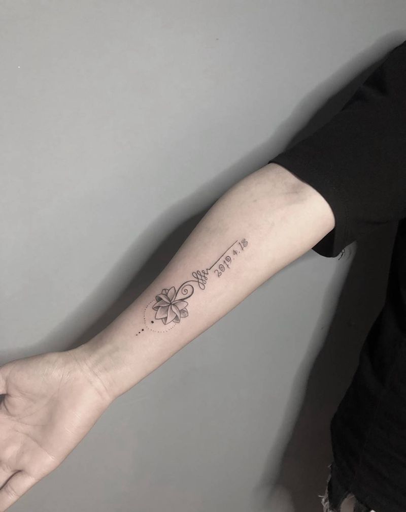 情侣小图纹身图片_手部纹身图案