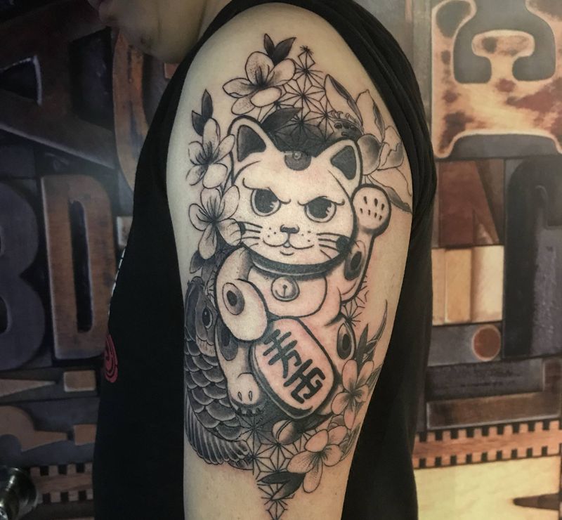 招财猫纹身图片_手臂纹身图案