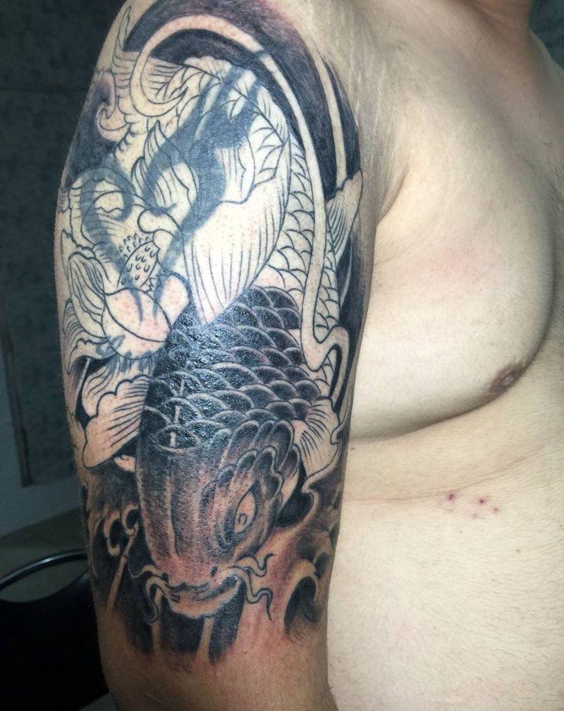 鲤鱼遮盖纹身图片